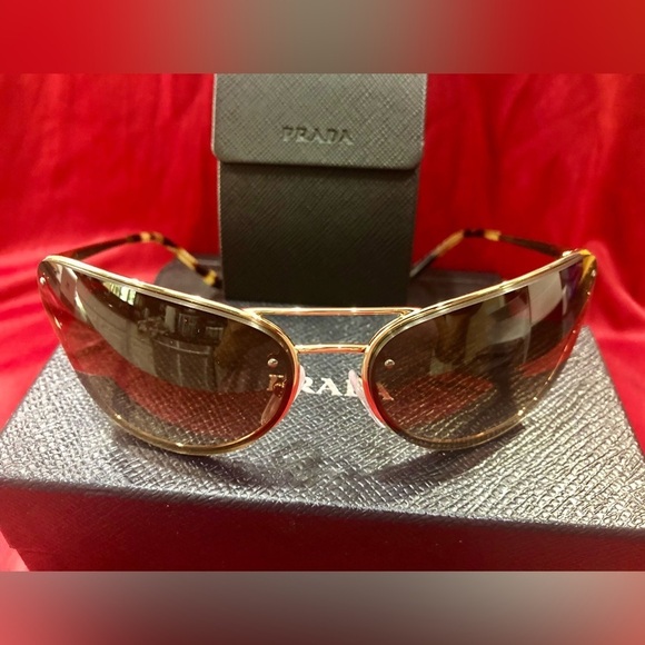 Prada Sunglasses GOLDEN‎ FRAME CAT LENSES SHAPE ICONIC SOPHISTICATED main image 11